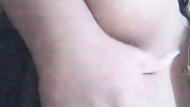 Desi girl sex mood topless boob pressing selfie video