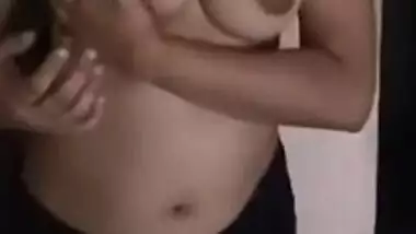 Desi wife showing boobs on cam