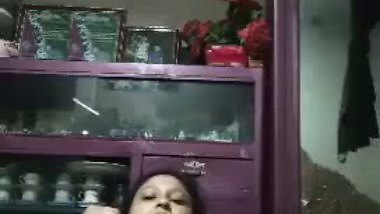Horny bhabhi sex pussy needs dick viral fingering
