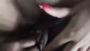 Guy fucks his sexy GF’s shaved pussy in desi sex
