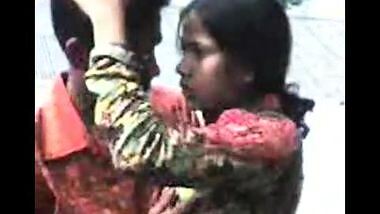 Real outdoor scandal of young desis