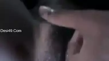 Desi Girl Shows Her Pussy