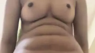 Round boobs Indian maal nude private show for lover