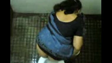 aunty peeing