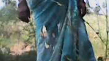 bhabhi boobsout