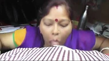 South Indian aunty deep throat blowjob