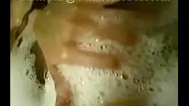 Desi hot Pussy Washing Video