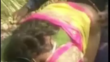 Desi college girl caught outdoor sensual fuck, leak mms video