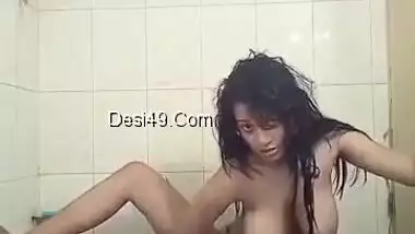 Sexy Teenage Babe Inserts Shampoo Bottle In Tight Pussy