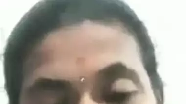 Mature bhabi showing on video call