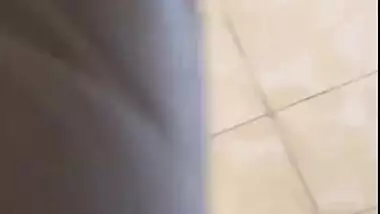 Desi Guy Captured Her Bhabi Ass In Kitchen