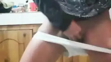 Muslim wife masturbates with Cucumber then cooking salad for husband's daddy with taste of her Pussy