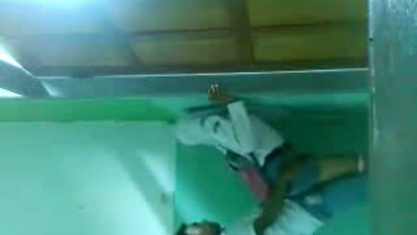 JIlbab mesum di kelas