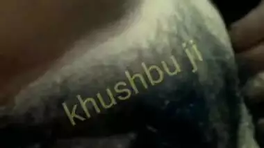 Super Hot Desi Bhabhi Showing Boobs and Pussy On video call New leaked Mms