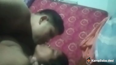 My lonely stepmom turns a whore for me in the MMS sex video