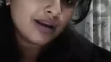 Married Desi bitch gladdens lover sending to him solo porn video