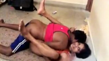 INDIAN CUCKOLD HUSBAND ENJOY HIS WIFE FUCKED BY BOY