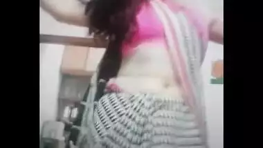 cute bubbly college babe anuradha hot navel show