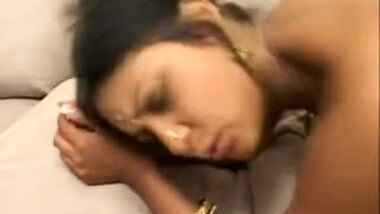 Indian Milf Gets Her Rocks