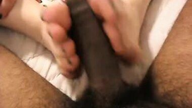 Getting a Footjob with Cumshot