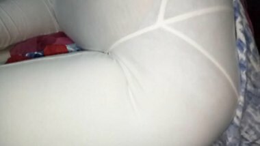 bhabhi ki superb gaand white leggings