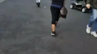 Sexy Indian Manchester chav (Candid) NICE ASS