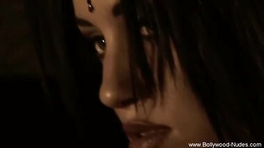 She Loves To Show Off Her Body Dancing Gracefully