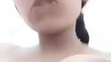 Indian Girl Paly With Her Big Boobs