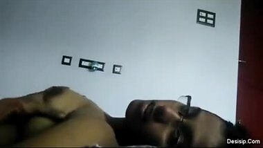 Horny desi girl showing her teen tits