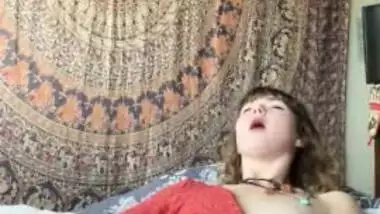 Hippie teen fingers herself and uses vibrator until she cums