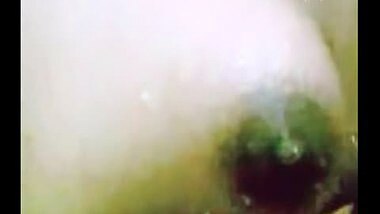 Delhi college girl Rupa bathroom free porn clips