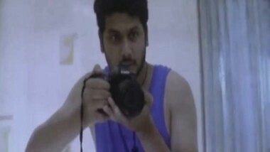 Hot Telugu housewife showing her naked body