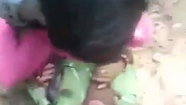 Desi boys fuck a cheap whore under the open sky in Indian bf
