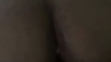 Casada se masturbando com língua no cu