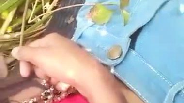 GF outdoor boob press by lover viral clip