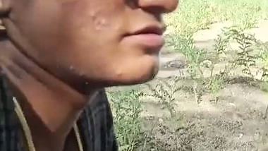 Desi randi outdoor blowjob to customer viral MMS