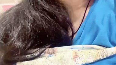 Girlfriend in glasses showing big boobs viral MMS