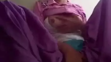 Desi cute teel fing her pussy and make video