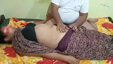 Deshi Bhabhi Saying Ho Rha Mera Ruko[hindi]