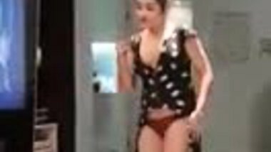 Desi Girl Dancing to Long-Lachi