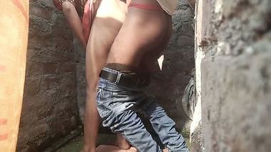Desi Indian Erotic Bhabhi fucks in the openly...