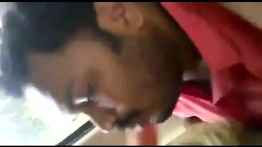 Andhra bhabhi enjoys outdoor sex with hubby on road trip!