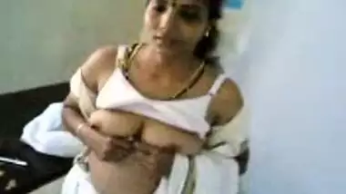 Sexy Mallu Aunty Exposing Boobs Before Blowjob