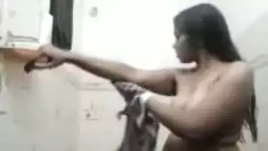 Hot telugu bhabhi in shower soaping her super...