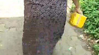 Maharashtrian bhabhi filmed wearing no underwear