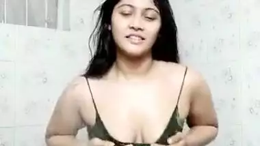 Indian Hot College Girl Enjoying shower
