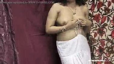 Rupali Taking Shalwar Off Rubbing Her Indian Pussy