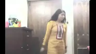 Hot Hyderabad Girlfriend Fingering Pussy And Fondling Large Boobs