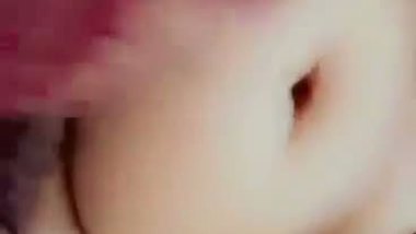 Chubby Lahore girl exposes naked in Pakistani xxx video