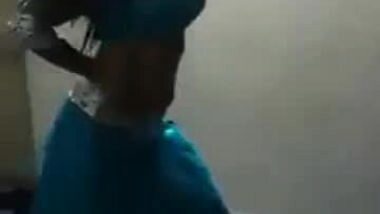 Sexy Mujra of a hot Indian girl for a client